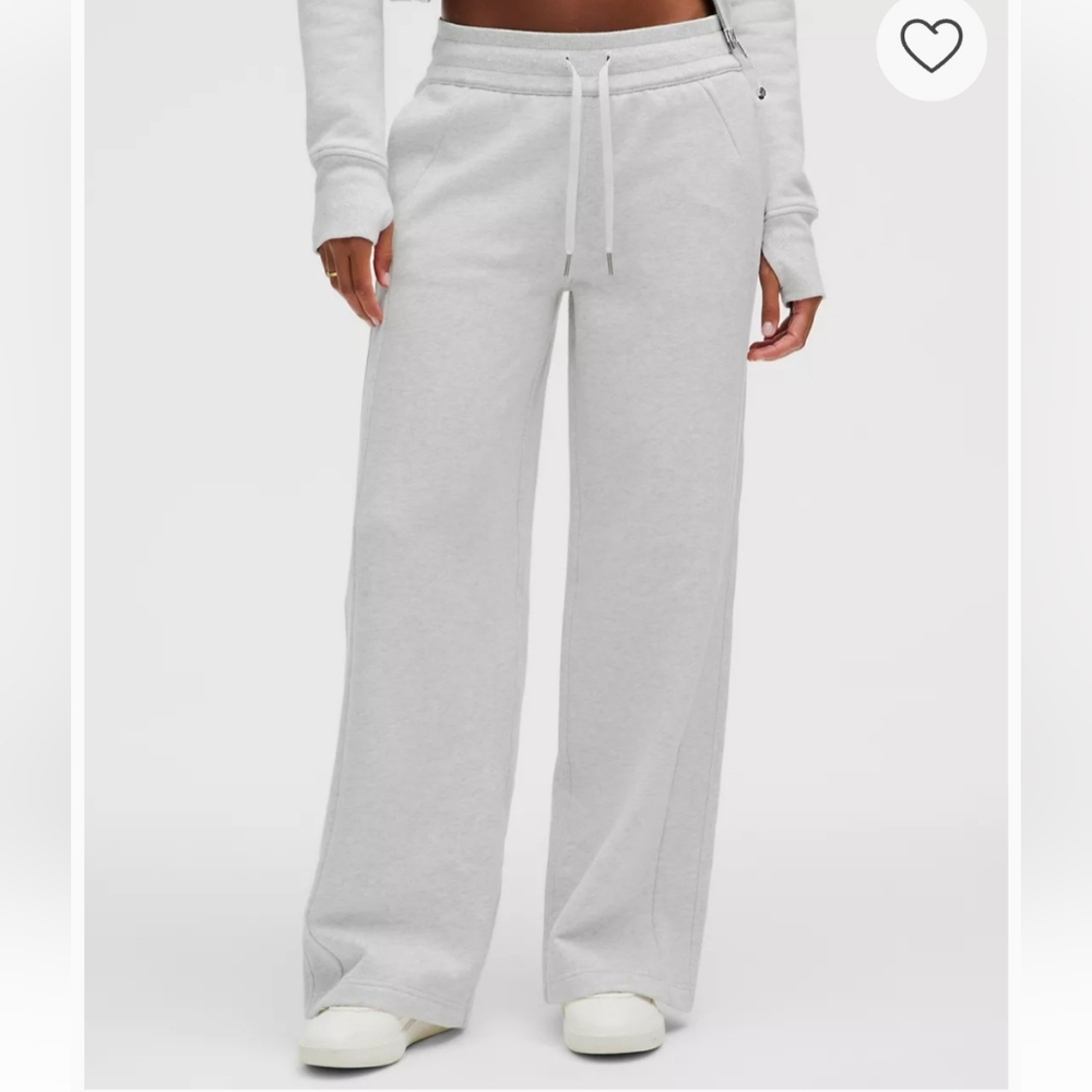 NWOT Lululemon Scuba Mid-rise Wide Leg Pant